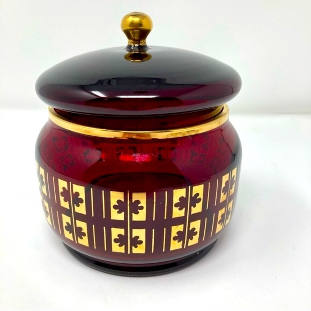 Beautiful bohemian glass jar in excellent condition with no flaws. - Picture 13 of 14